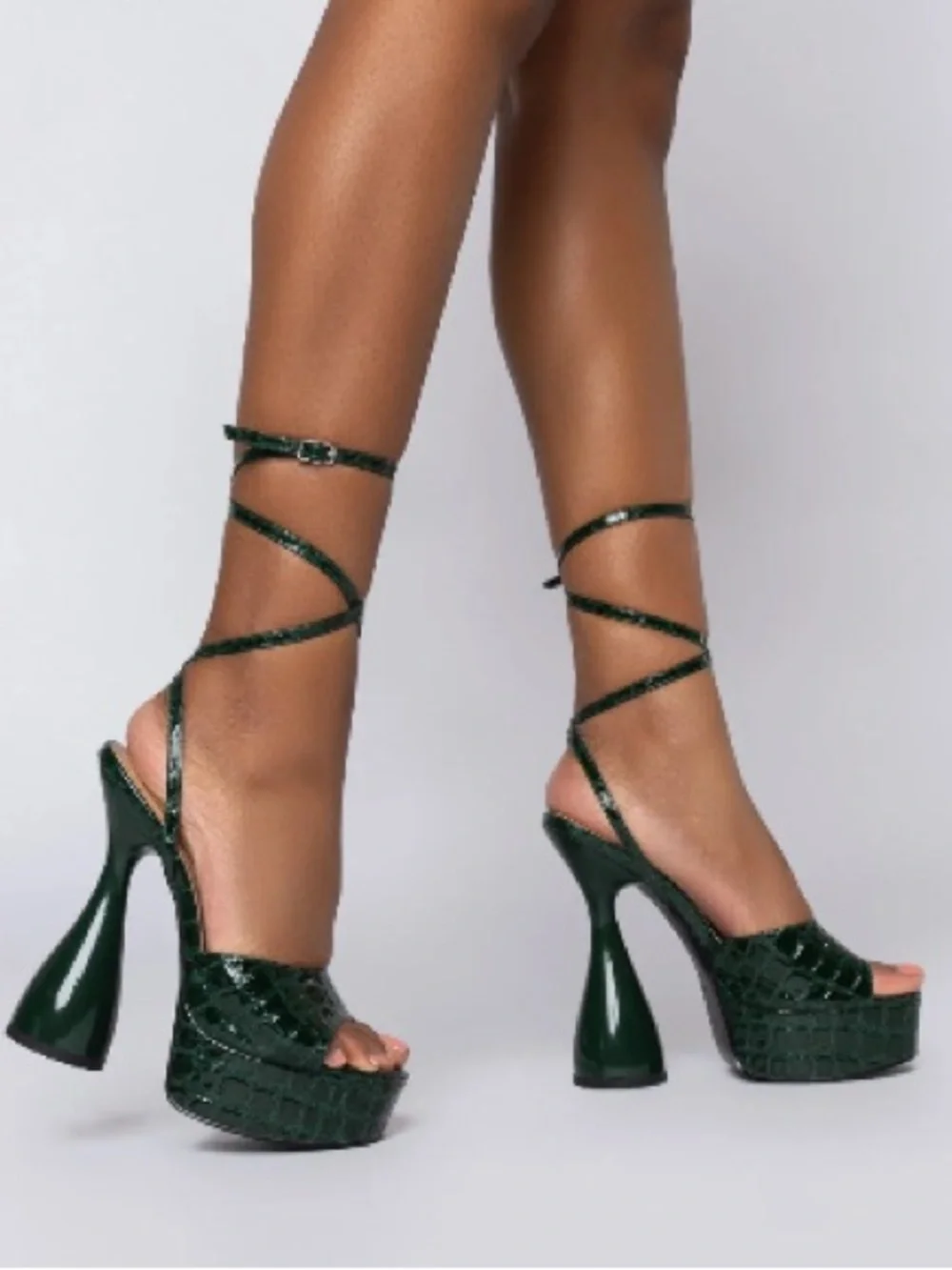 Azalea Wang Wake the Neighbors Chunky Platform Sandals Green Croc Y2K Sz 8.5